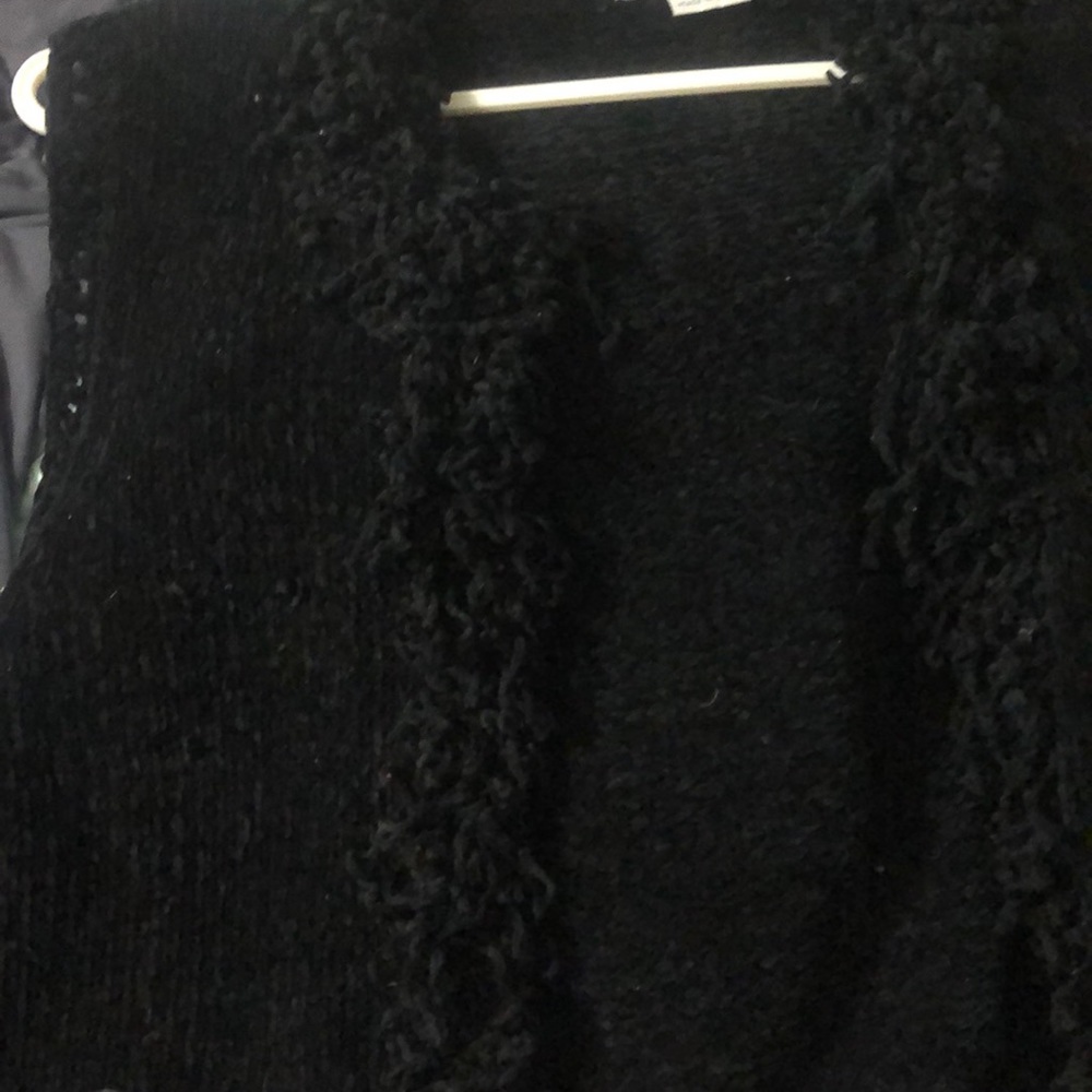Black vest, soft, frilly collar, size L - Picture 2 of 3